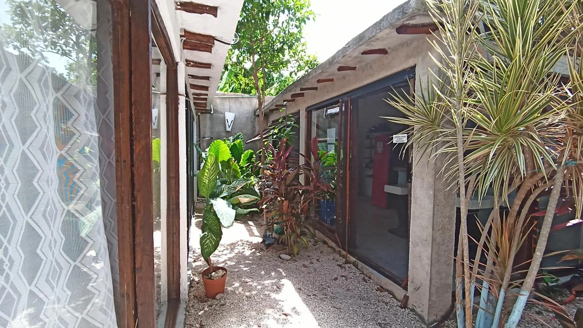 Eco Rooms Tulum Hotel kapsułowy